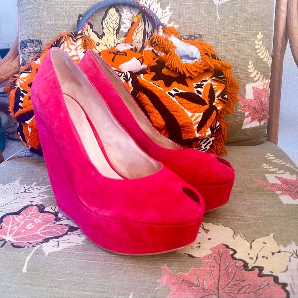 Retro Platforms l Peep toe Wedge | Red Suede | Aldo | 8.5 |39 | 1940s Style Heel